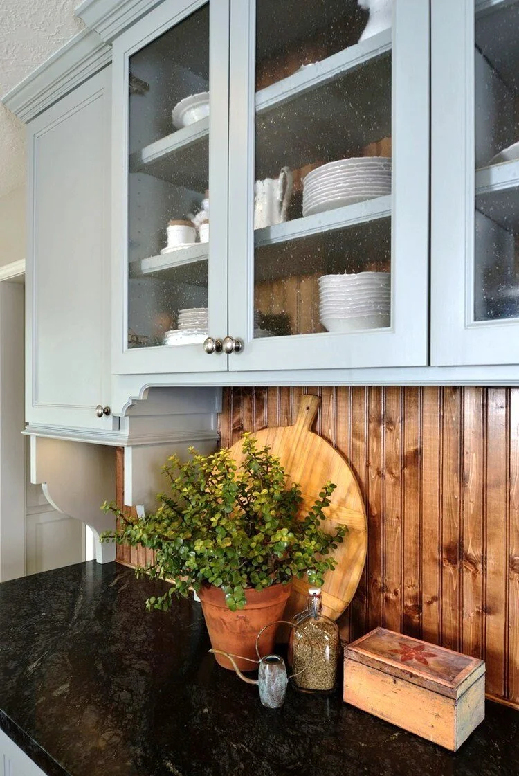 Glass panel 2024 kitchen cabinets